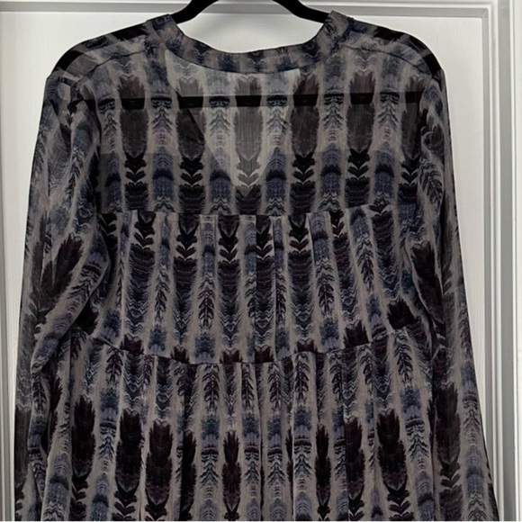 BCBGeneration Tiered Feather-Print Overlay Long Sleeve Dress Size Medium - Picture 8 of 11